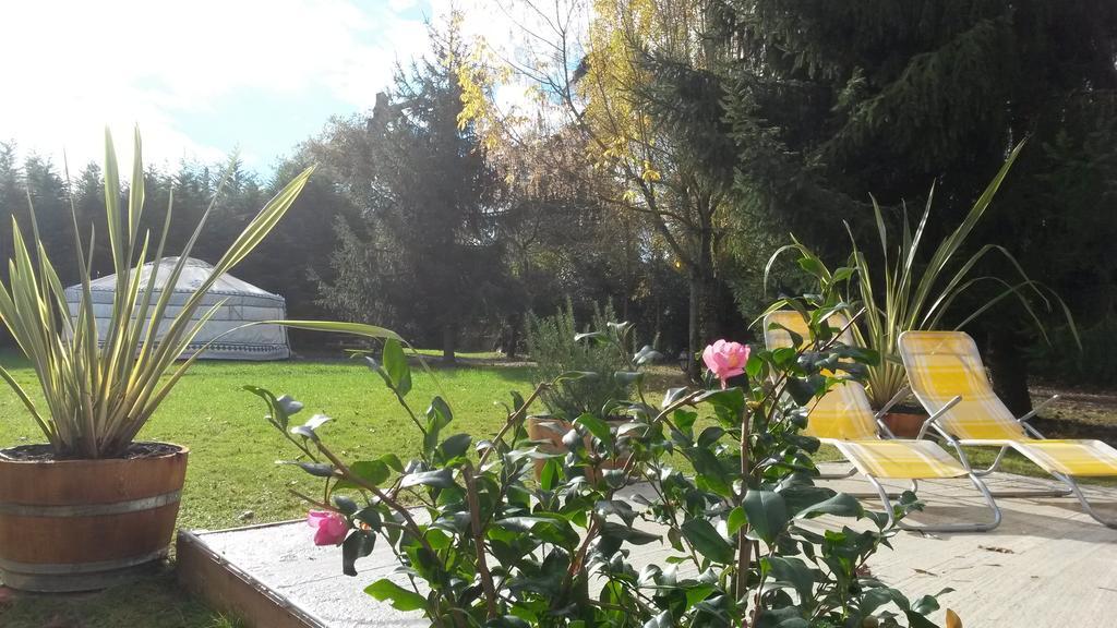 Les Yourtes Du Bearn - Domaine Des Deux Clos Bed & Breakfast Pontiacq-Viellepinte Luaran gambar